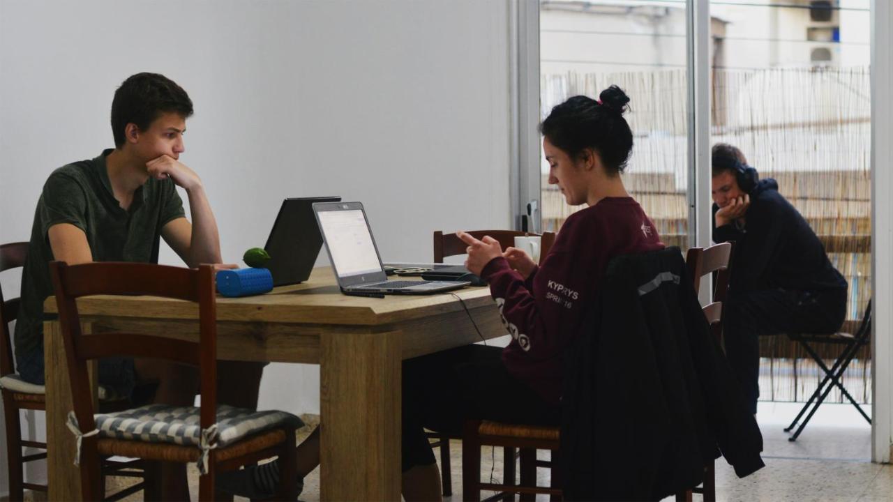 Katka Hostel ラルナカ エクステリア 写真